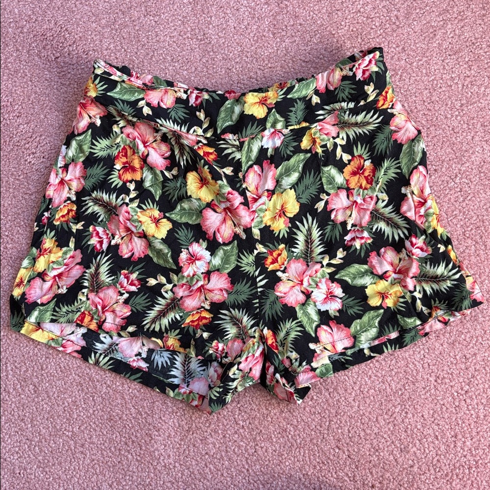 Tropical Floral Flowy Shorts Size Medium